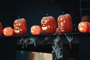 Halloween E8 – arkusz i przewodnik pisania e-mail